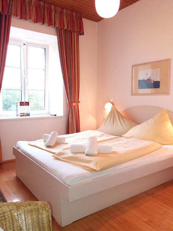 Hotel Gut Drasing Krumpendorf Exterior foto