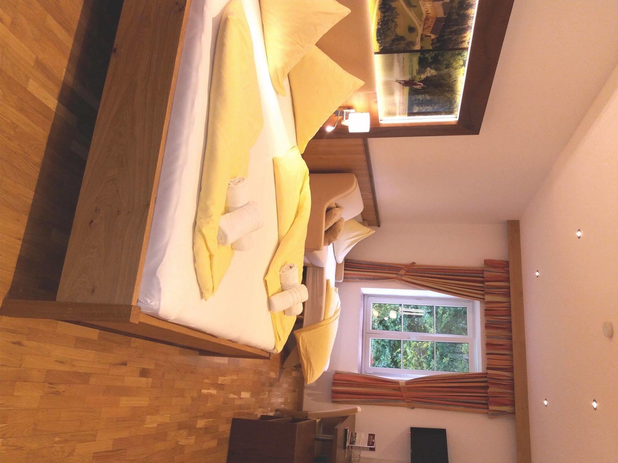 Hotel Gut Drasing Krumpendorf Exterior foto